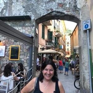 Meet your Posher, Joi